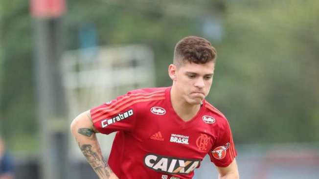 Matheus Svio atuou nos minutos finais contra o So Paulo e agradou