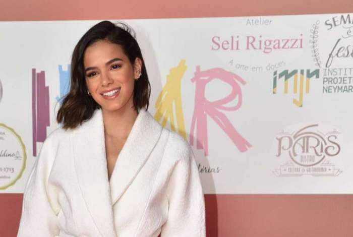 Bruna Marquezine no ensaio de concerto de Natal do Instituto Neymar em São Paulo