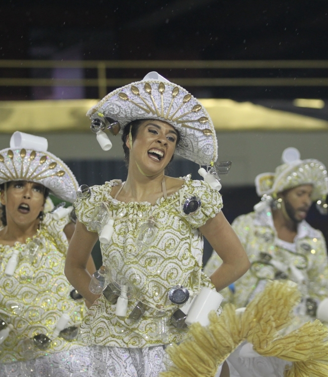 Fotos Confira O Desfile De Carnaval Da Inocentes De Belford Roxo O Dia Na Folia O Dia 5340