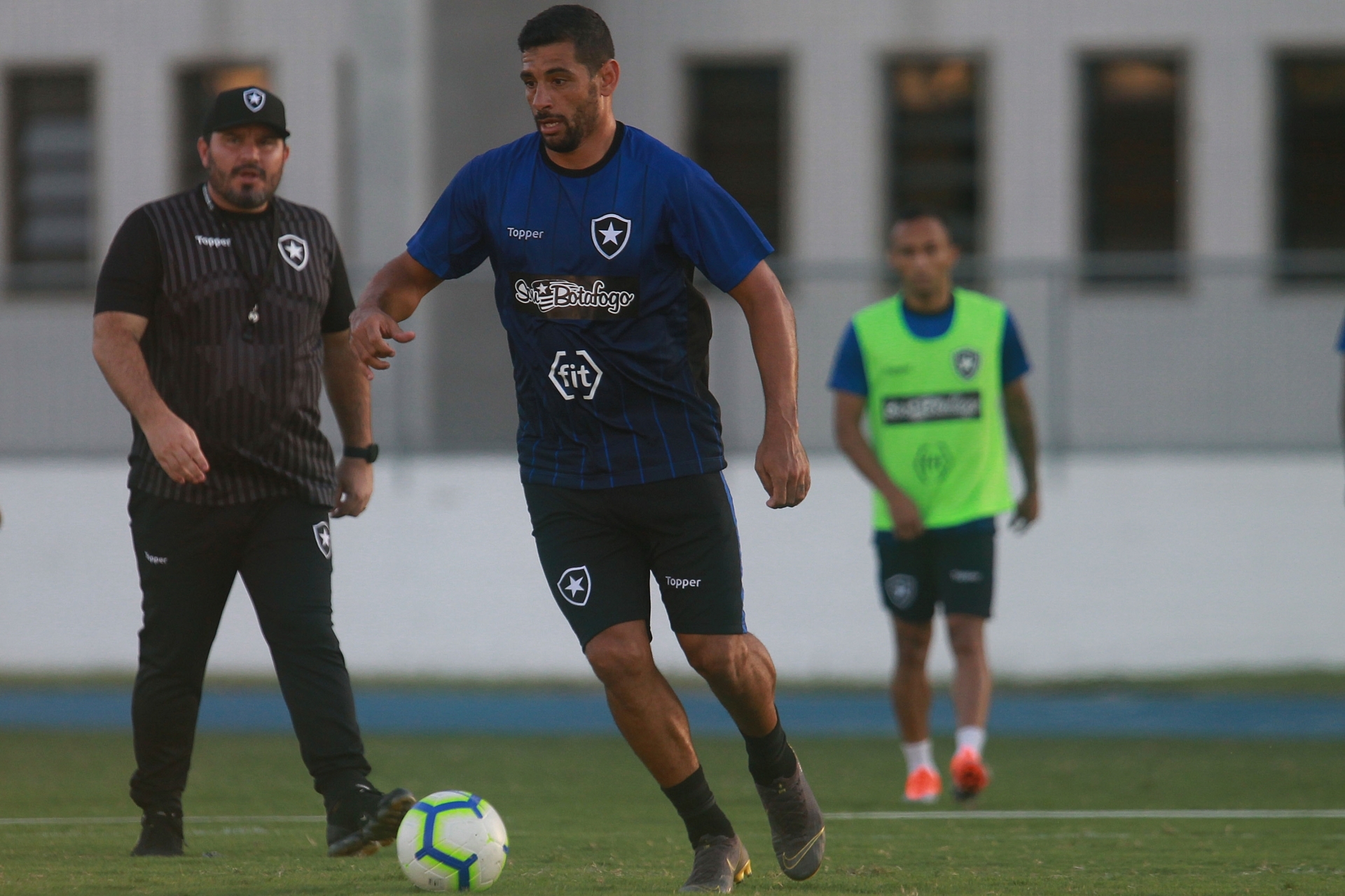 Diego Souza Pode Ser Recuado Do Ataque Para O Meio No Botafogo MH ...