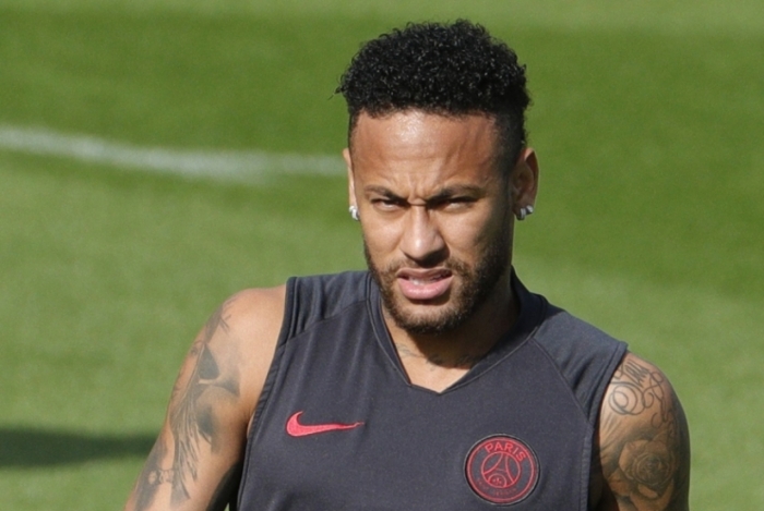 Paris Saint-Germain's Brazilian forward Neymar attends a training session on September 13, 2019 at the club's Camp des Loges training grounds in Saint-Germain-en-Laye, near Paris, a day before a French L1 football match against Strasbourg. (Photo by GEOFFROY VAN DER HASSELT / AFP)