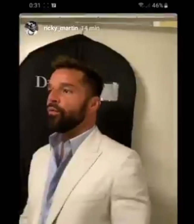 V Deo De Ricky Martin Ajeitando Partes Ntimas Viraliza Na Internet Celebridades O Dia