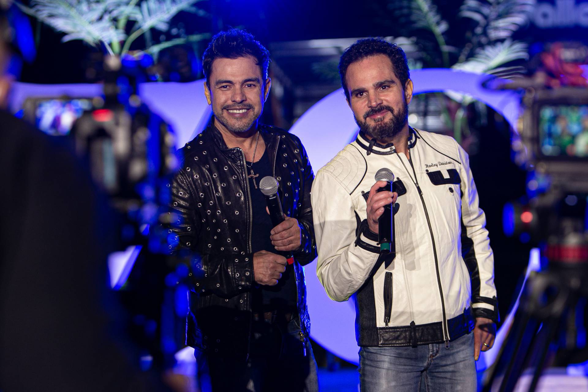 Zezé Di Camargo e Luciano alcançam mais de 3 milhões em show virtual