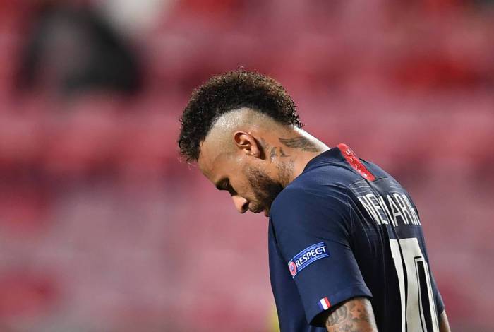 Paris Saint-Germain's Brazilian forward Neymar reacts during the UEFA Champions League final football match between Paris Saint-Germain and Bayern Munich at the Luz stadium in Lisbon on August 23, 2020. (Photo by David Ramos / POOL / AFP)