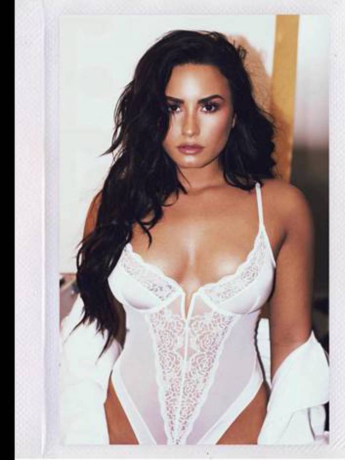 Demi Lovato sensualiza de lingerie na Web | Diversão | O Dia