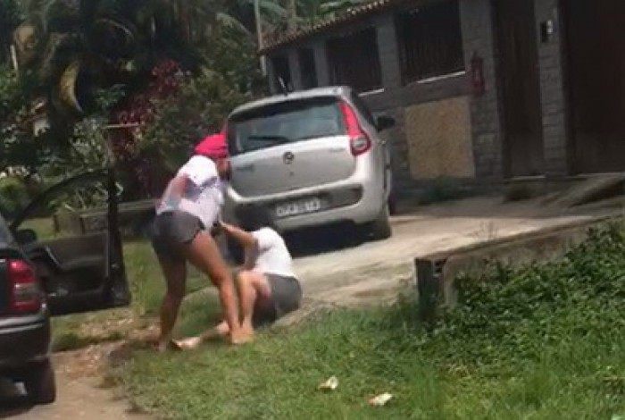 Mulher é agredida em Magé