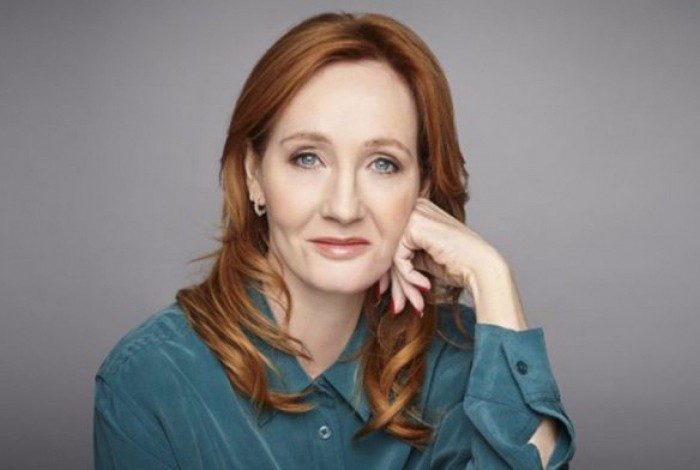J.K. Rowling lançou novo livro infantil, 'O Ickabog', e promoveu concurso de ilustração