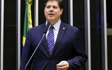 PT dispensa perdão do bispo Edir Macedo, diz Gleisi