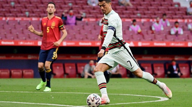 Cristiano Ronaldo eleito pela Marca melhor jogador de todos os