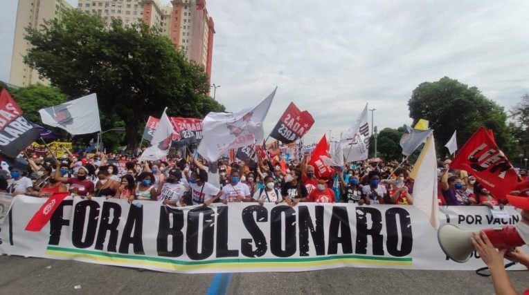 Manifestantes fazem atos contra Bolsonaro e a favor da vacina; FOTOS dos  protestos pelo Brasil, Política