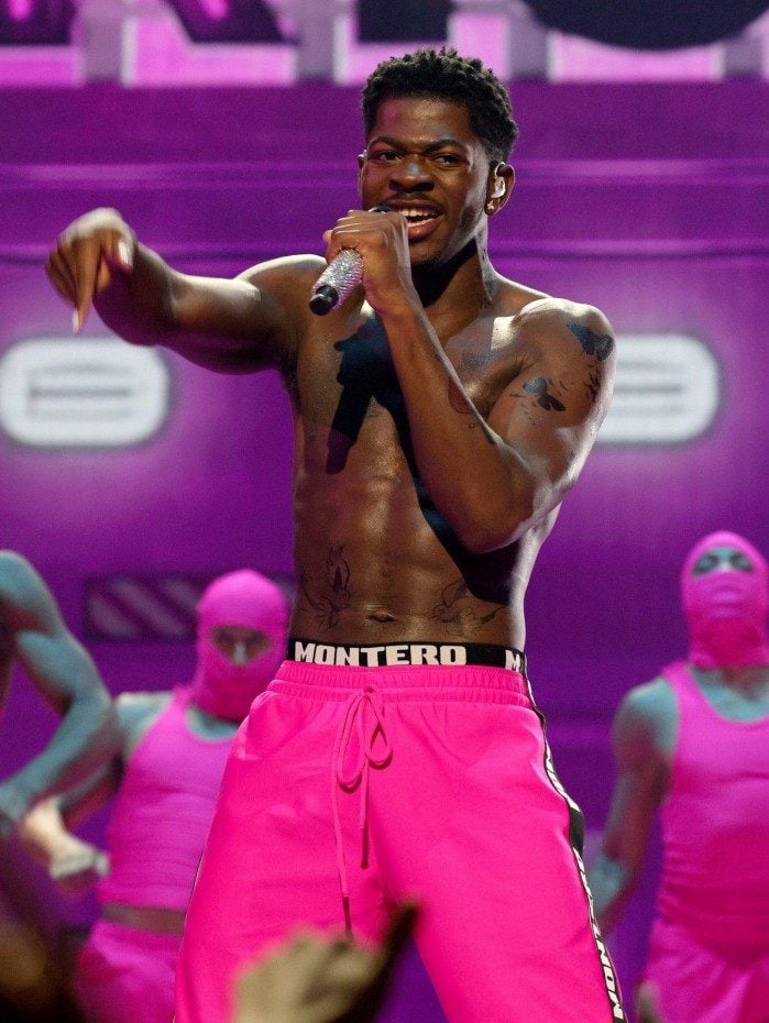 Rapper Lil Nas X se apresenta no palco do  MTV Video Music Awards