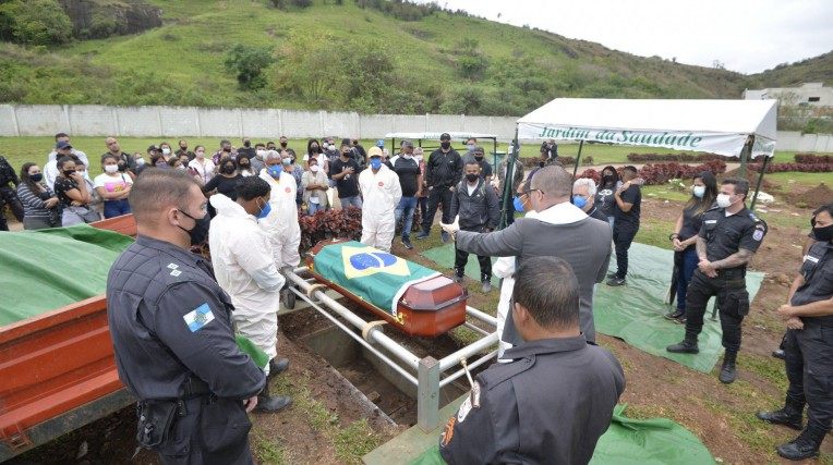 Corpo de soldado morto na Barra é enterrado sob palmas de policiais e  amigos - Sertão em Dia