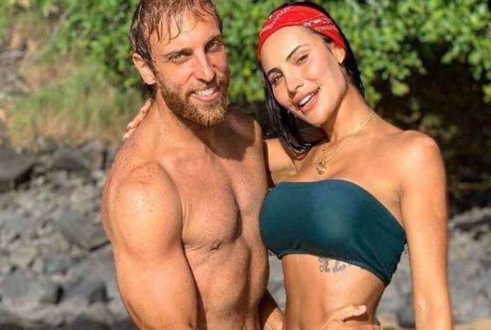 Léo Lins e Aline Mineiro