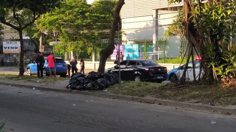 Tiroteio em frente a boate fere três pessoas em Paraty-RJ