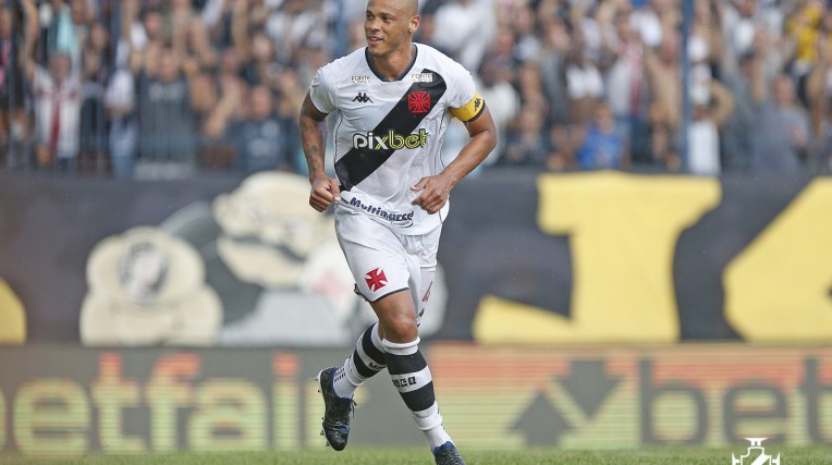 CRB entra em campo hoje com cobrança da sua torcida para vencer; chega de  empates em casa!