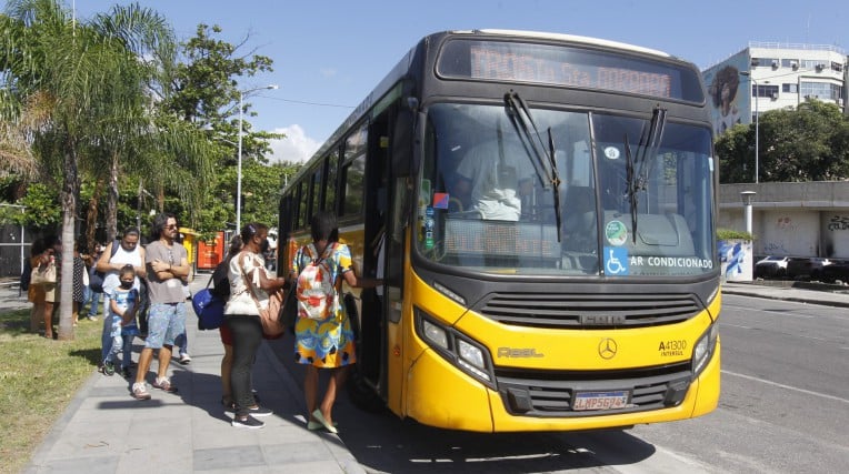 Crise no transporte público de Rio Branco: entenda o impasse entre