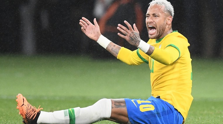 Neymar sente-se bem mas ainda não sabe quando voltará a jogar