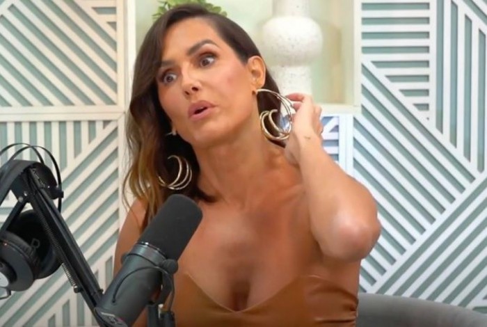 Deborah Secco participa do 'PocCast'