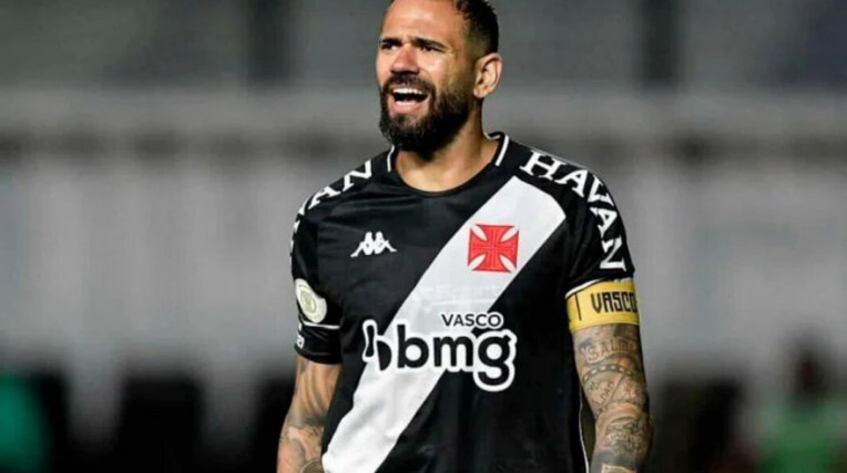 Vasco negocia com zagueiro campeão brasileiro pelo Atlético em 2021 -  FalaGalo