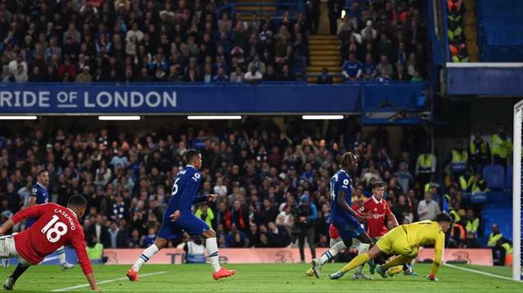 Histórico! Em jogo de oito gols, Chelsea arranca empate contra o