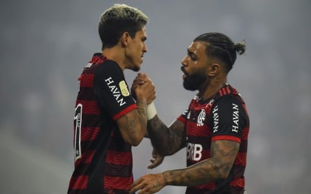 Carlos Alberto compara Pedro Raul, do Vasco, com Pedro, do Flamengo - LANCE!  Rápido - Vídeo Dailymotion