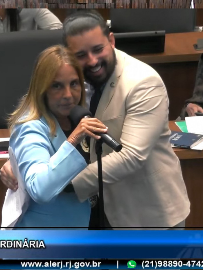 A deputada Lucinha (PSD) e o deputado Yuri (PSOL) durante a sessão legislativa desta quarta-feira (29) - Reprodução