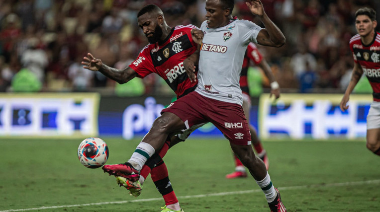 Fluminense e Flamengo jogam no Maracanã pelo título do Carioca