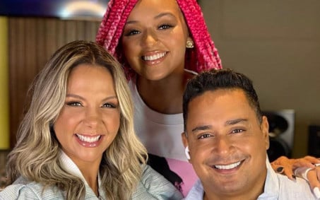 Nova namorada de Arthur Aguiar, Jheny Santucci é empresária e tem  curiosidades surpreendentes. Conheça e veja fotos! - Purepeople