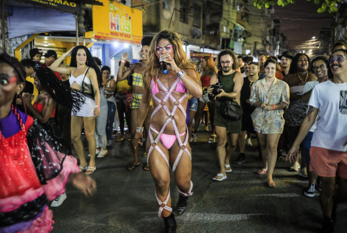 Ocupação "Noite das Estrelas" faz reflexão sobre diversidade, representatividade e preconceito. A Noite das Estrelas é uma homenagem a shows das décadas de 80 e 90 que aconteciam no conjunto de favelas da Maré. 