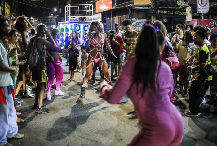 Ocupação "Noite das Estrelas" faz reflexão sobre diversidade, representatividade e preconceito. A Noite das Estrelas é uma homenagem a shows das décadas de 80 e 90 que aconteciam no conjunto de favelas da Maré. 