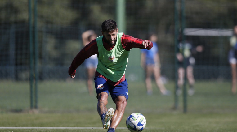 Juninho Capixaba se destaca pelo Red Bull Bragantino no Paulistão 2023