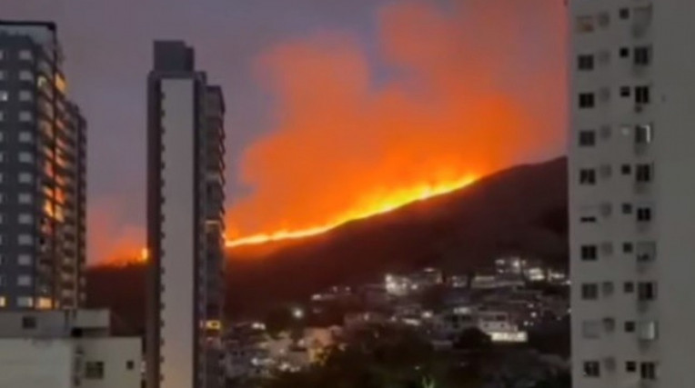 Incêndio em residência em Volta Redonda mobiliza mais de 20 bombeiros - A  Voz da Cidade