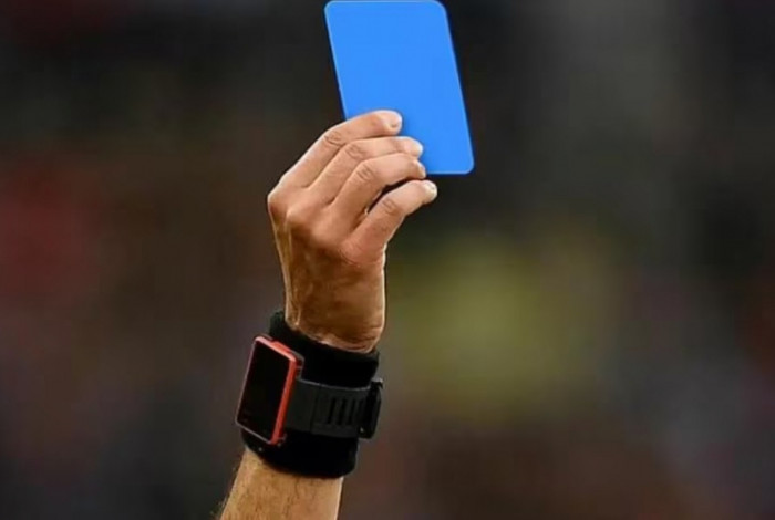 Fifa rejeita cartão azul; Ifab confirma substituição extra e outras mudanças no futebol
