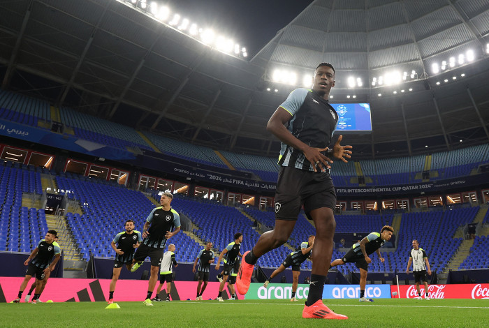  Luiz Henrique.Treino do Botafogo no Estadio 974 Stadium. 10 de Dezembro de 2024, Doha, Qatar. Foto: Vitor Silva/Botafogo. 
Imagem protegida pela Lei do Direito Autoral Nº 9.610, DE 19 DE FEVEREIRO DE 1998. Sendo proibido qualquer uso comercial, remunerado e manipulacao/alteracao da obra.
